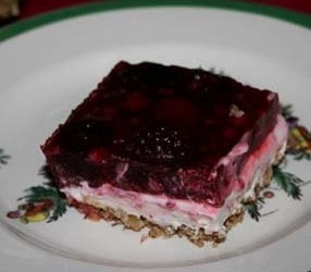 Raspberry jello pretzel salad with whipped cream topping... seriously THE BEST dessert ever!  iheartnaptime.net #desserts #recipes