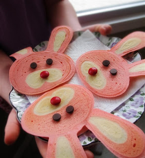 Bunny pancakes by Jenni Price on iheartnaptime.net ...these would be so fun for Easter!