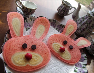 Bunny pancakes by Jenni Price on iheartnaptime.net ...these would be so fun for Easter!