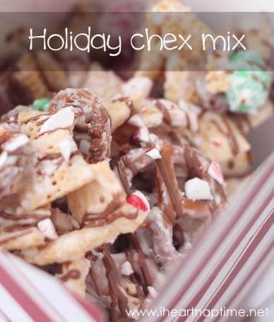 Holiday chex mix! This makes the perfect treat for any holiday party and also make great neighbor gifts. #christmas #desserts