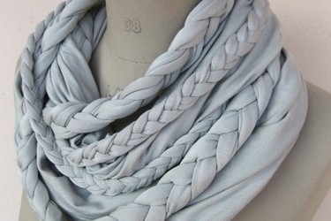 Beautiful scarves...most importantly beautiful scarves with detailed instructions on how to make them :-)