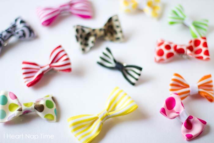 Simple and cute hair bow tutorial from iheartnaptime.net -make these for less than a buck!