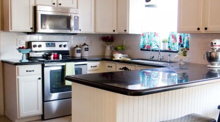 Love this kitchen makeover on iheartnaptime.net