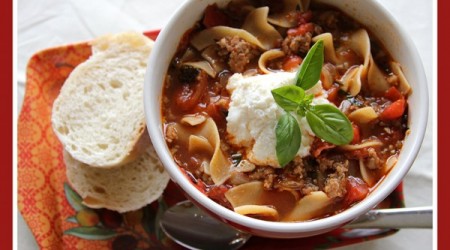 Lasagna soup, a quick and delicious meal to make this fall! iheartnaptime.net #soups #recipe
