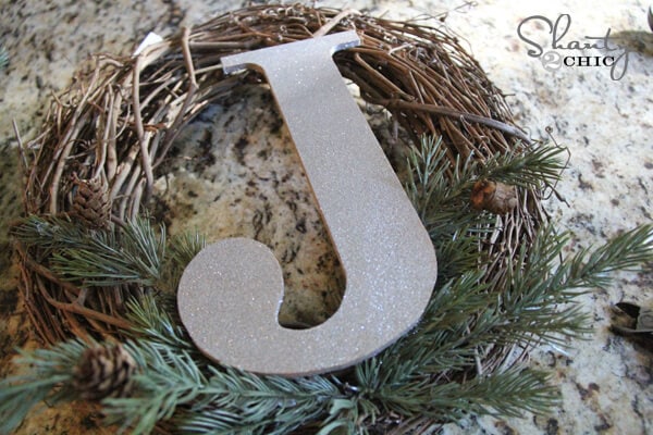 j#DIY Joy wreaths for #Christmas on iheartnaptime.net by Shanty2Chic