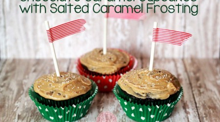 #Chocolate Caramel #Cupcakes with Salted Caramel Frosting by Sweet Rose Studio on iheartnaptime.net