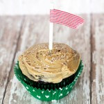 #Chocolate Caramel #Cupcakes with Salted Caramel Frosting by Sweet Rose Studio on iheartnaptime.net
