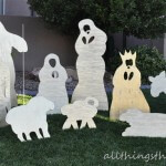 #DIY yard Christmas nativity set by All Things Thrifty on iheartnaptime.net