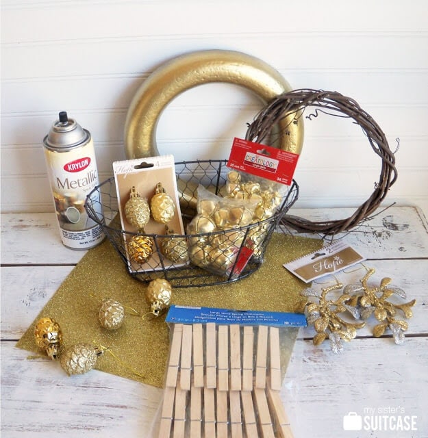 #DIY Christmas wreaths by My Sister's Suitcase on iheartnaptime.net