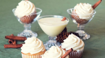 Delicious eggnog cupcakes from iheartnaptime.net