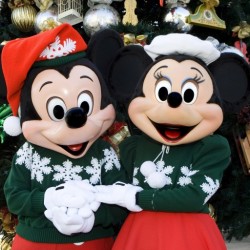 The holidays at Disneyland iheartnaptime.com