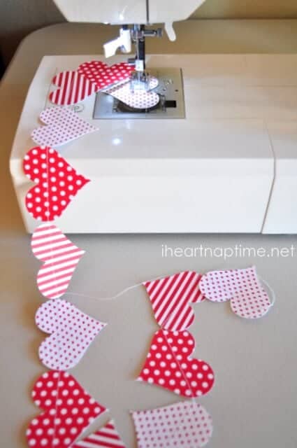#Valentine Paper #Heart Garland on iheartnaptime.com DSC_0059