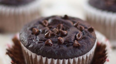 Healthy (and delicious) chocolate #muffins from iheartnaptime.net ...the secret ingredient is greek yogurt .