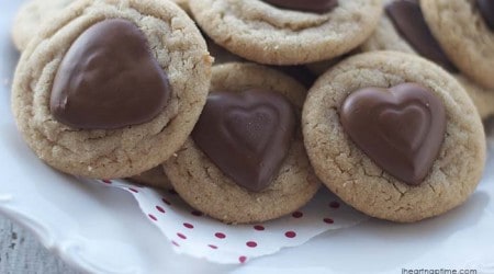 Reese's peanut butter cup cookies from iheartnaptime.com #recipes #cookies