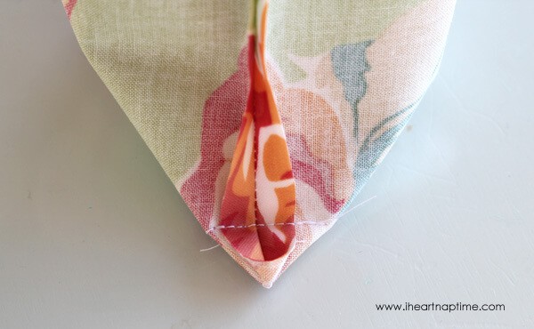 Reusable Lunch Bag #tutorial on iheartnaptime.com reusable lunch bags9