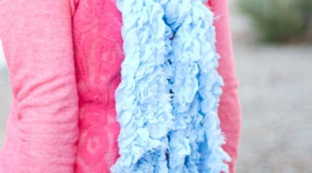 Super cute DIY scarf on iheartnaptime.net
