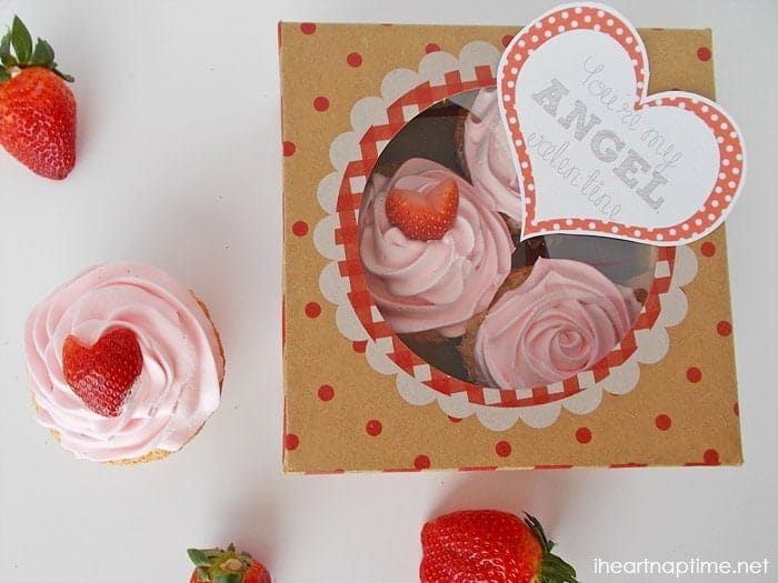 Angel food #cupcakes with fresh strawberries from iheartnaptime.net ...these look so good! #Valentinedesserts Angel Food Cupcake Valentines
