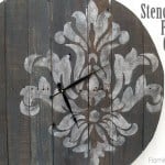 Stencilled-Pallet-Clock-795x596