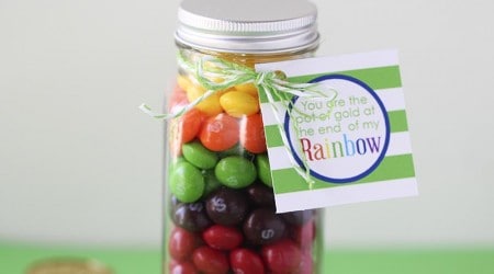 Skittles rainbow pot of gold on I Heart Nap Time w/ free printable!