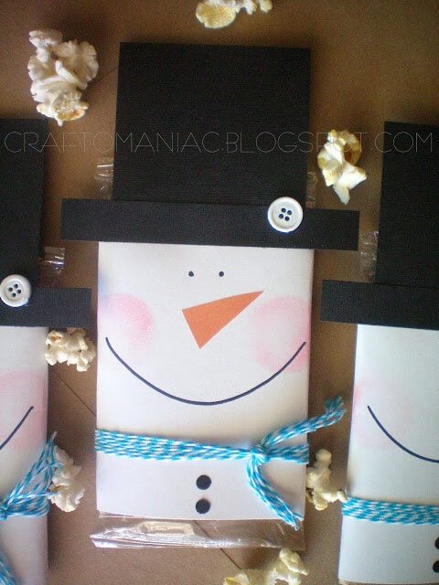 Simple and cute popcorn snow man gift snowman-gift.jpg