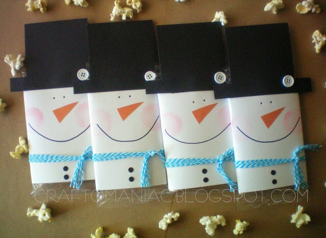 Simple and cute popcorn snow man gift snowman-gift.jpg