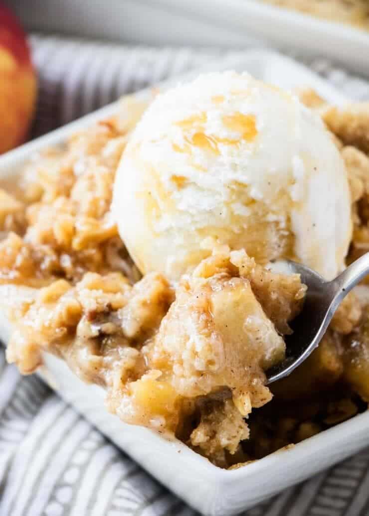 apple crisp with vanilla ice cream 