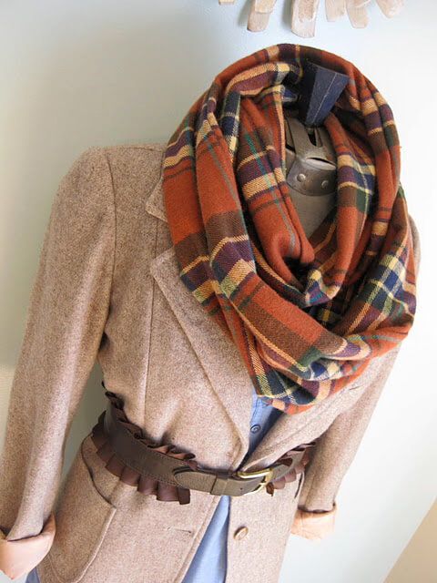Beautiful scarves...most importantly beautiful scarves with detailed instructions on how to make them :-) 15 different tutorials showing you how to make a scarf on iheartnaptime.com ...so cute!