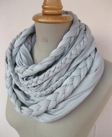 Beautiful scarves...most importantly beautiful scarves with detailed instructions on how to make them :-) 15 different tutorials showing you how to make a scarf on iheartnaptime.com ...so cute!