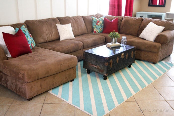 how to make rugs with paint - pictured { tutorial } how to make rugs with paint - pictured { tutorial }