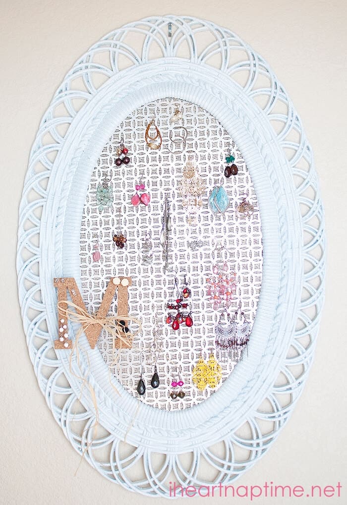 75+ Handmade Gift Ideas for under $5 - a great collection on { lilluna.com } Lots of cute ideas for family, friends, or neighbors to give all year round!