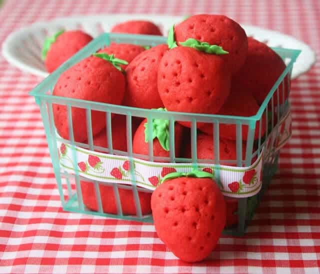 3d strawberry cookies 2 007 2