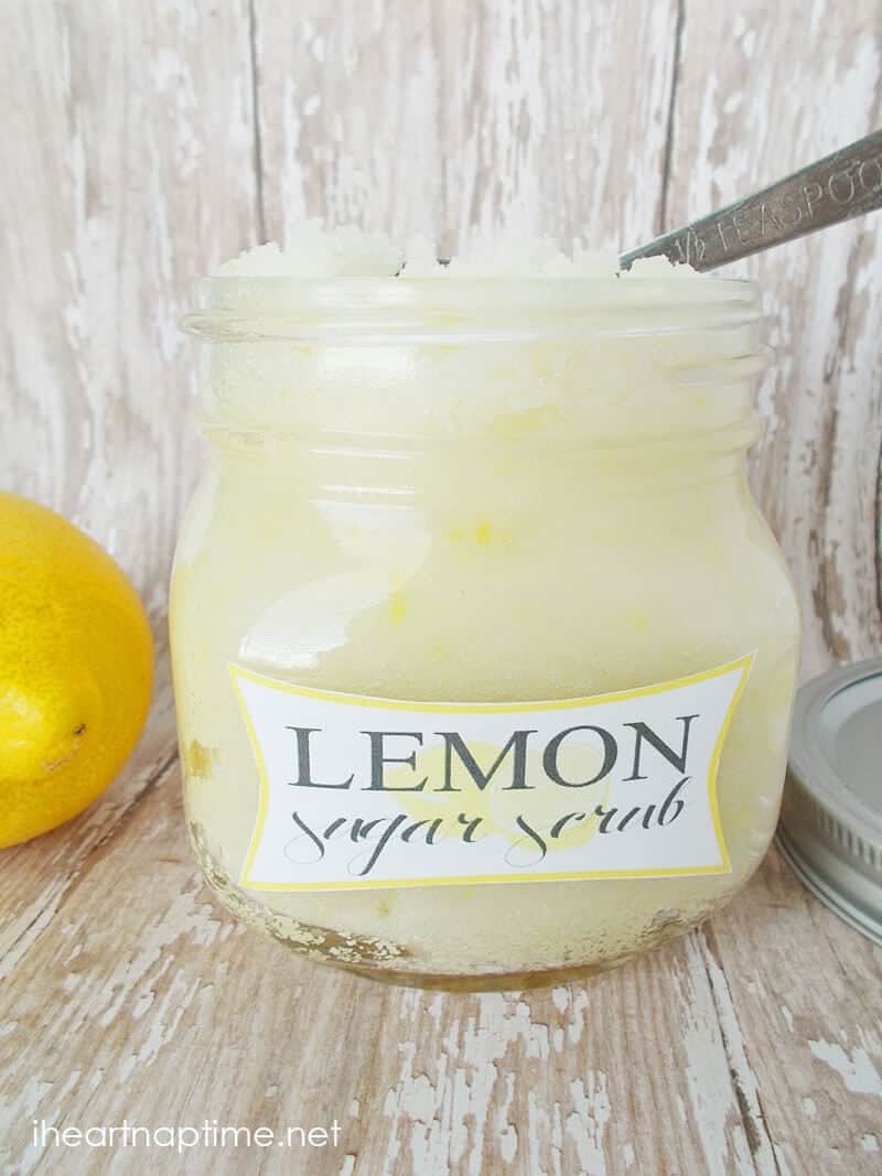 frasco de exfoliante de azúcar de limón