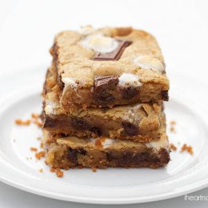 S'mores bars on iheartnaptime.com ...These are SO easy and literally heaven in your mouth! #recipes