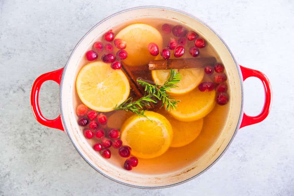 Festive Holiday Simmer Pot [Easy Stovetop Potpourri]