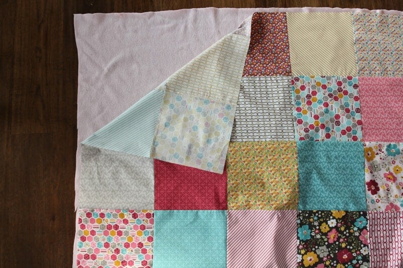 Easy Picnic Quilt on iheartnaptime.com