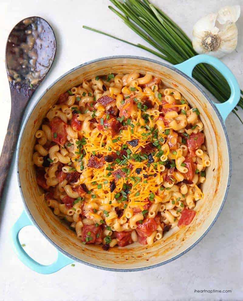 One pot bacon and chive macaroni and cheese recipe ...a delicious and easy 30 minute dinner.