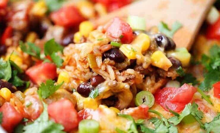 One pot burrito bowls recipe- easy and delicious one pot meal! This dinner recipe is made in one pot in 30 minutes ...making clean up a breeze. Perfect for busy week nights!
