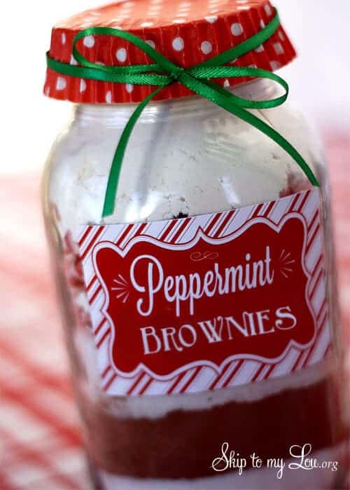 Peppermint brownie mix in a jar