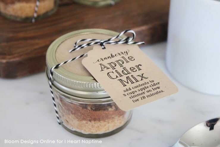 apple cider mix in mason jar