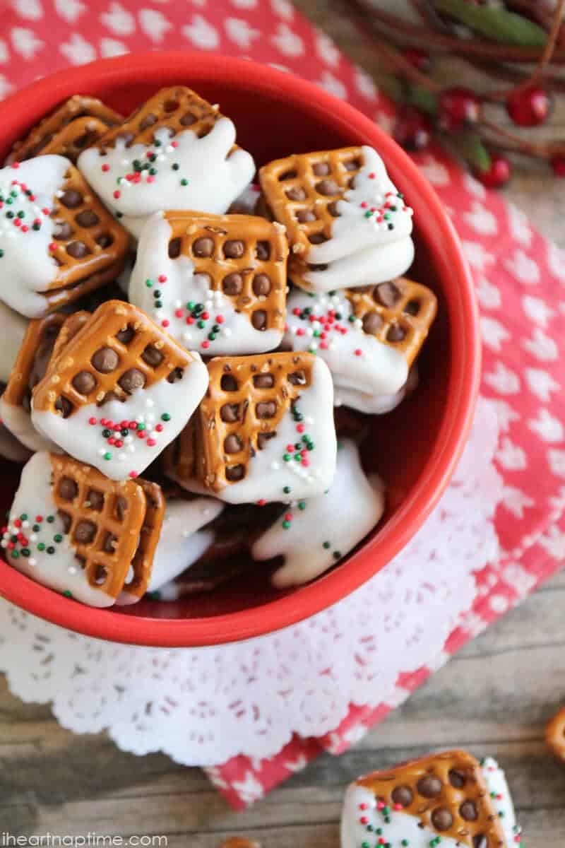 EASY Rolo Pretzel Sandwiches (3 ingredients!) I Heart