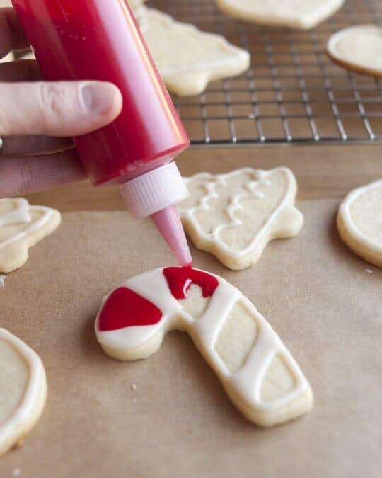 14 Decorating Hacks For The Best Christmas Ever