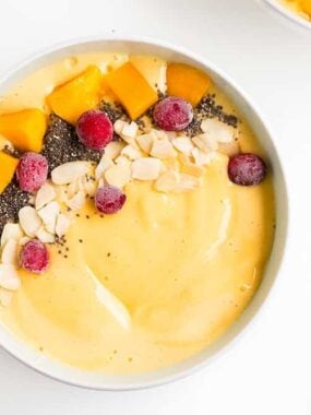 Easy Mango Smoothie Bowl - A refreshing and healthy breakfast option.