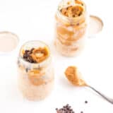 Peanut Butter Overnight Oats - a delicious quick and easy healthy breakfast. The perfect on the go breakfast that will keep you powered up throughout the day.