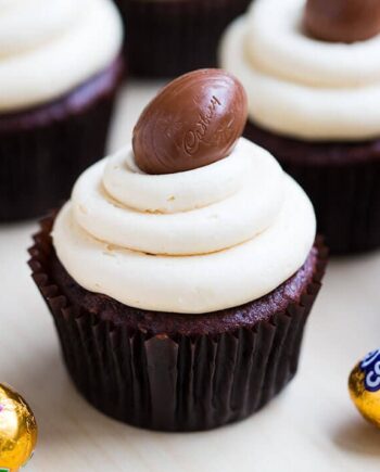 Cadbury Cupcakes Recipe with Caramel Frosting - a rich chocolate cake filled with Cadbury eggs and topped with a creamy and delicious caramel frosting. These are amazing!