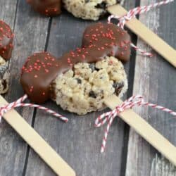 Oreo Mickey Mouse Rice Krispy Treats - these tasty treats are easy to make and fun to serve. Perfect for Disney lovers of all ages!