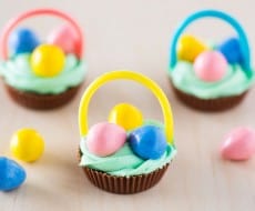 Mini Chocolate Easter Baskets - made from a Reese's, these adorable and delicious little treats are easy to make and are certain to put a smile on everyone's face!