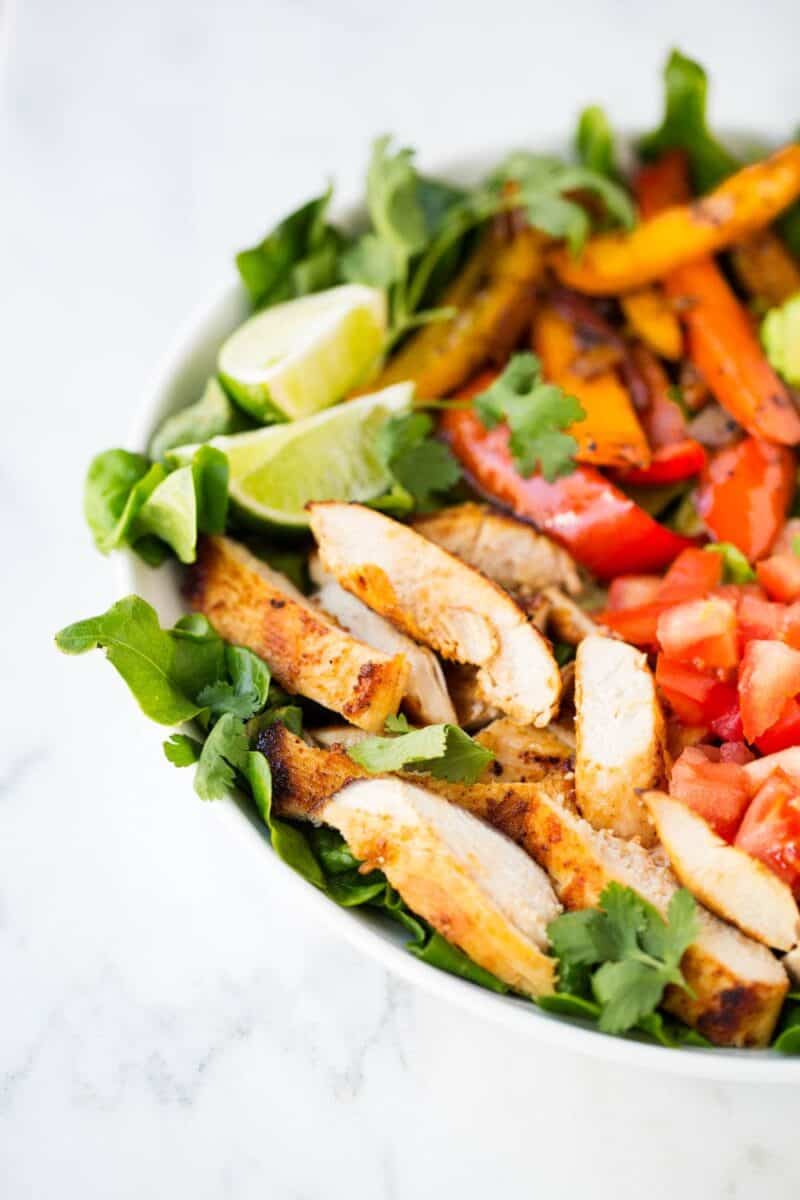 EASY Fajita Salad Recipe (20 minutes!) I Heart Naptime