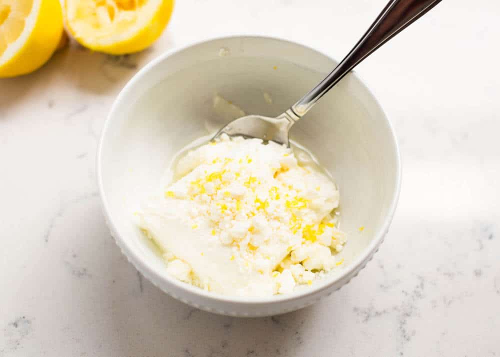 crema ingredients in a white bowl 