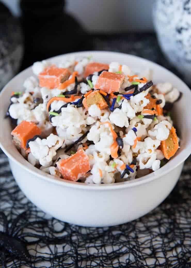 Halloween Candy Popcorn - I Heart Naptime