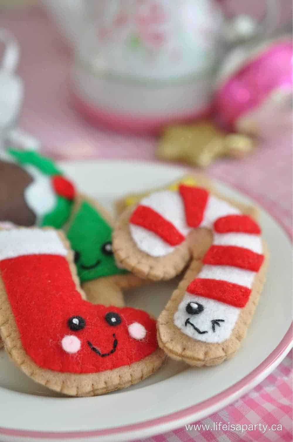 Felt Food Christmas Cookies ...adorable holiday treats in felt form, perfect for holiday play and imagination!